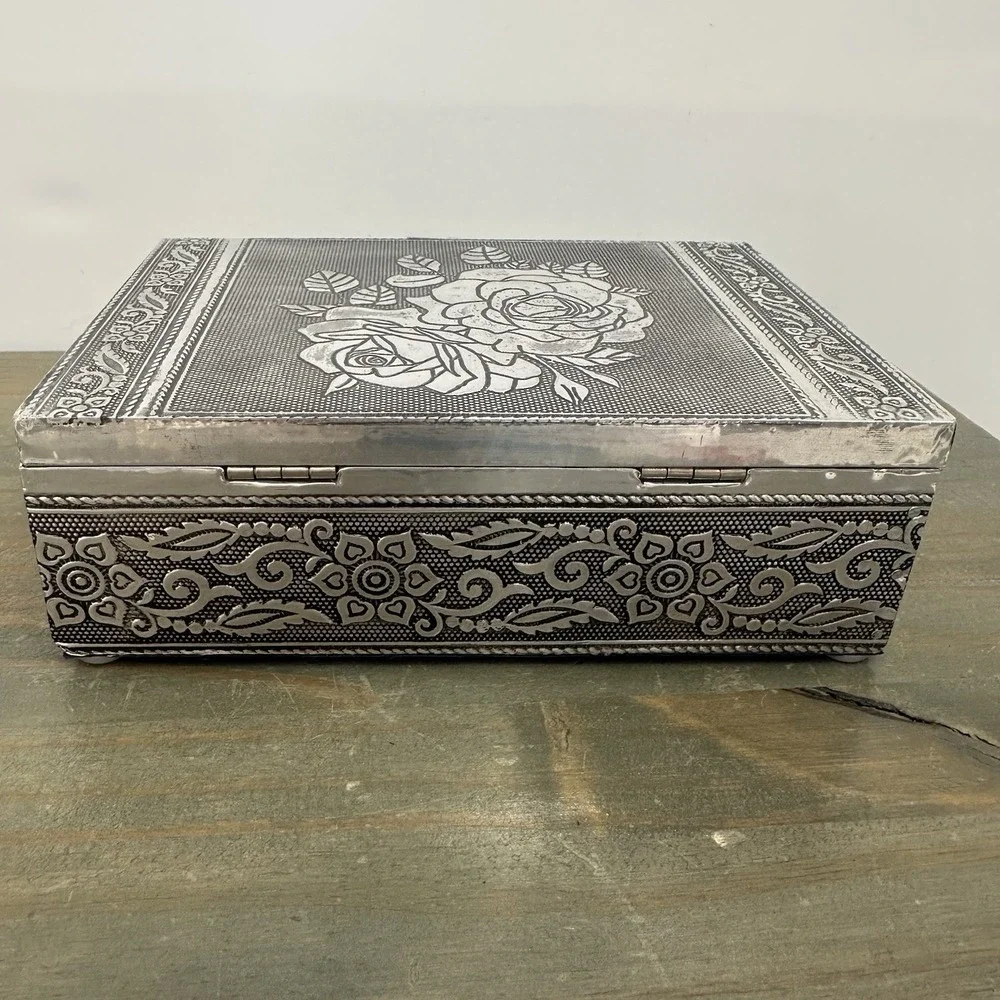 Vintage Silver Tone Hand Embossed Metal Jewelry Box Velvet Lined Rose Floral 7